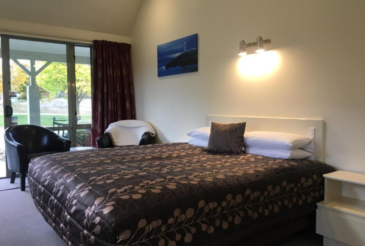Motel Colonial Manor 4*